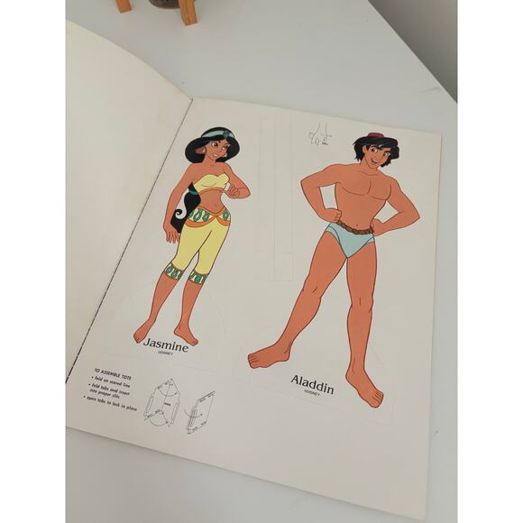 Vintage Disney Aladdin Paper Doll 1992 Golden Books NEW - Picture 8 of 10
